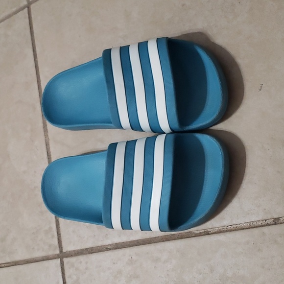 Adidas Adilette Sandals- USM 4, USW 5 - Picture 3 of 3